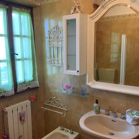 - Sleeps 2 Balcony Wifi Parking דירה *