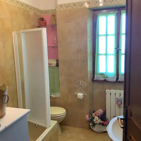 - Sleeps 2 Balcony Wifi Parking * Culla